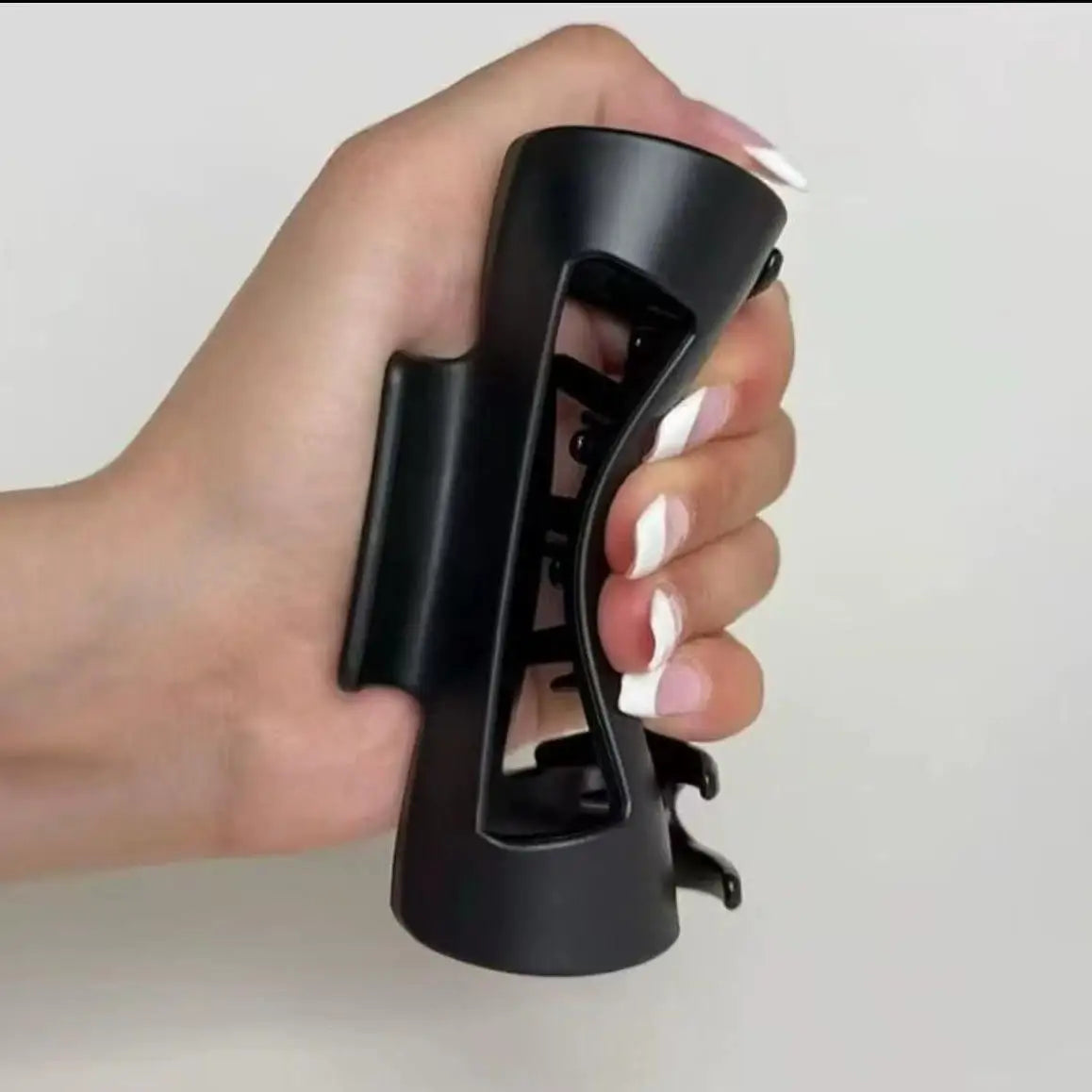 ELYSIA Hair Claw Clip