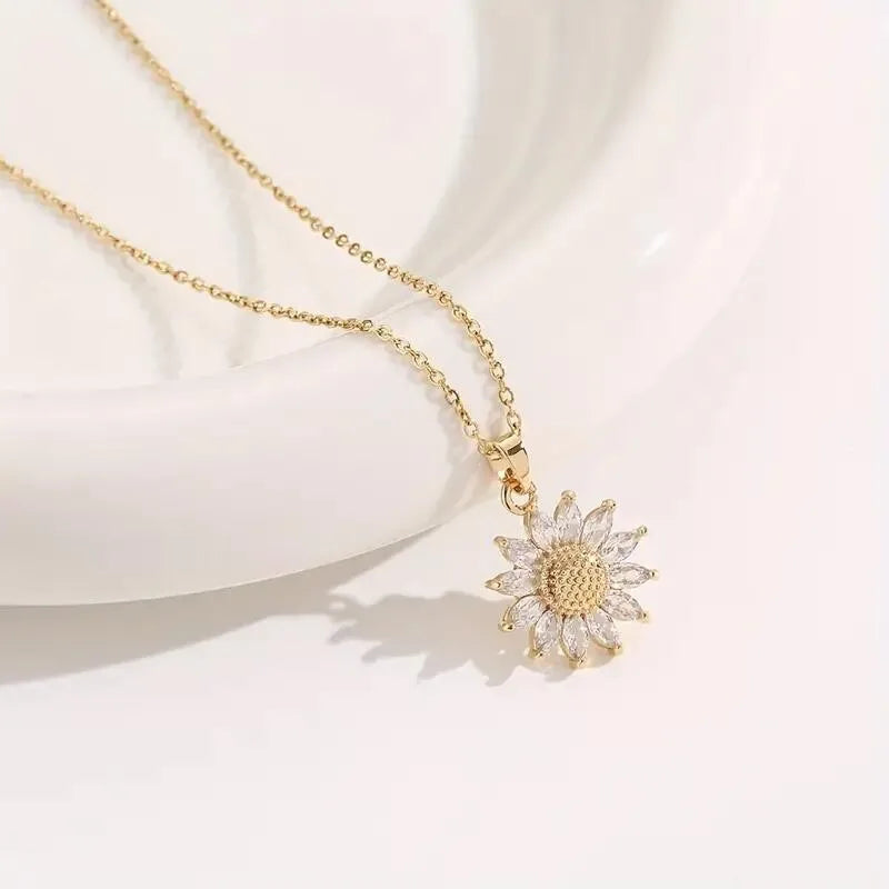 Liora – Sunlit Elegance Necklace