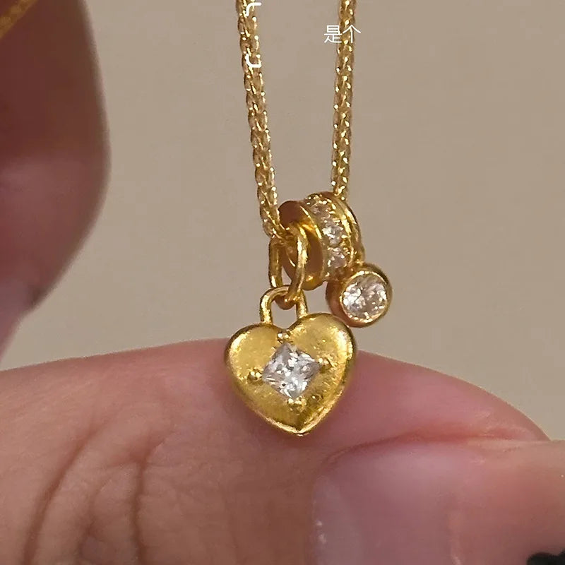 Exquisite heart-shaped necklace