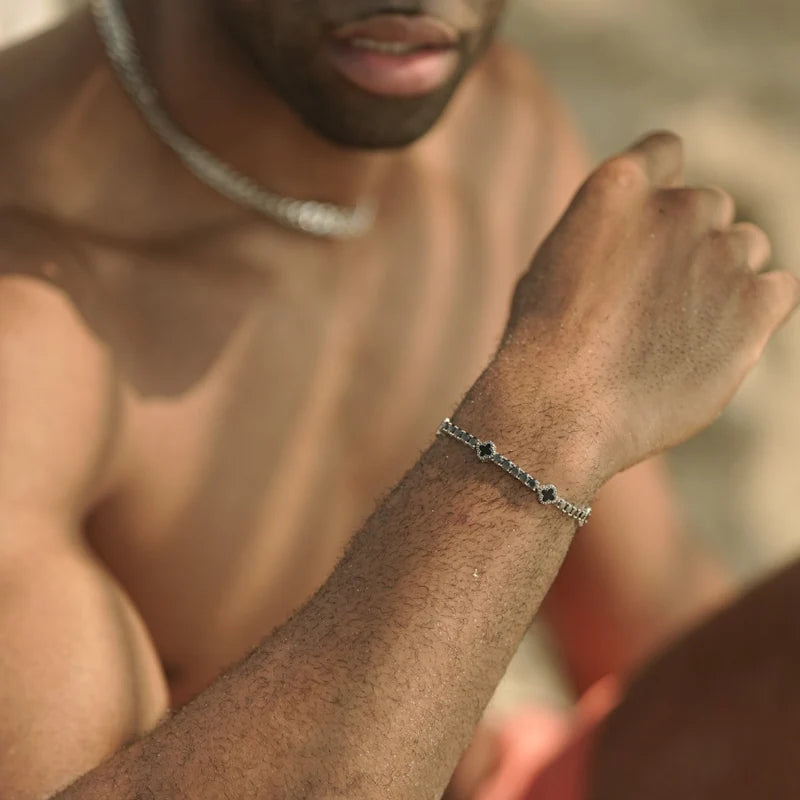 Black Luminara Clover Bracelet