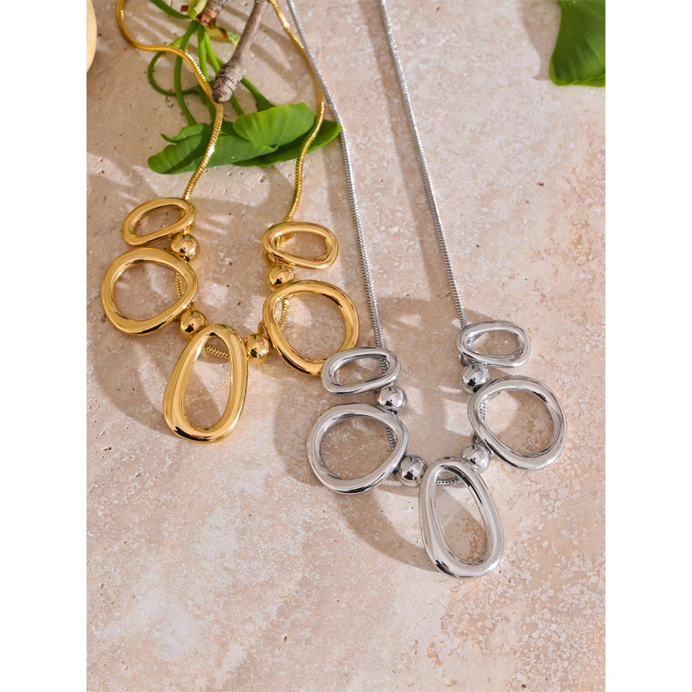 Hollow Oval Pendant Necklace 18K