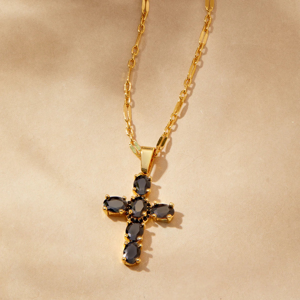 DIVINA Cross Pendant Necklace