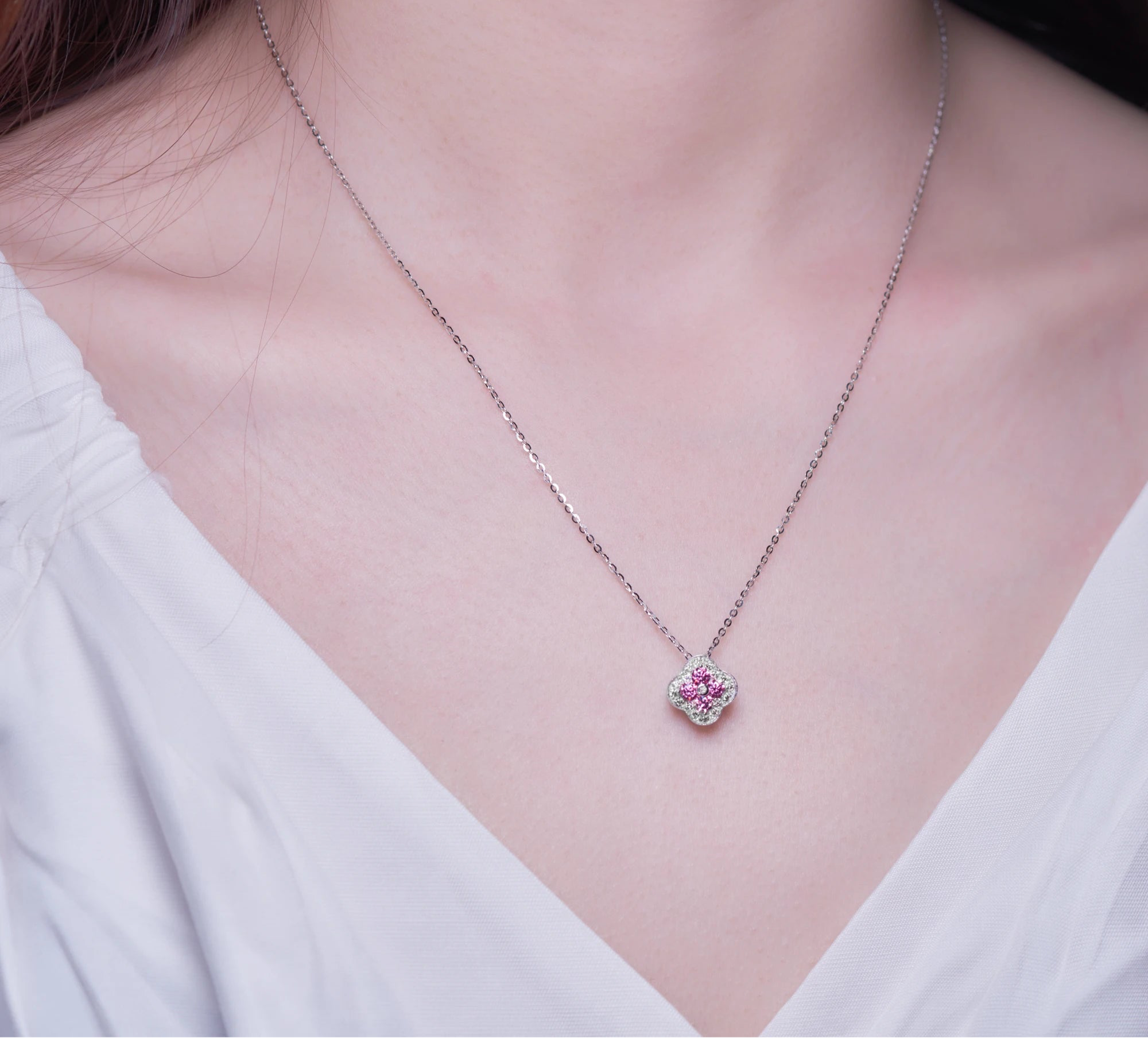 Eterna Lux Moissanite Pendant