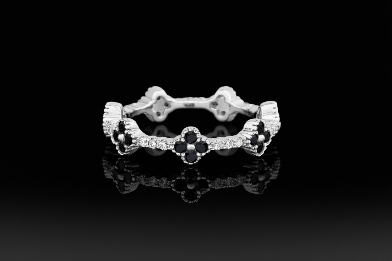 BLACK CLOVER 18K MOISSANITE RING