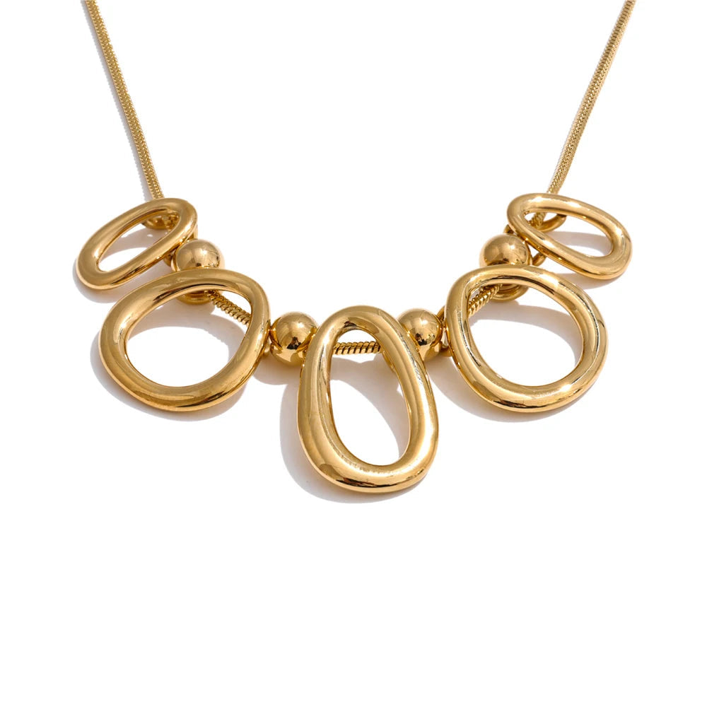 Hollow Oval Pendant Necklace 18K