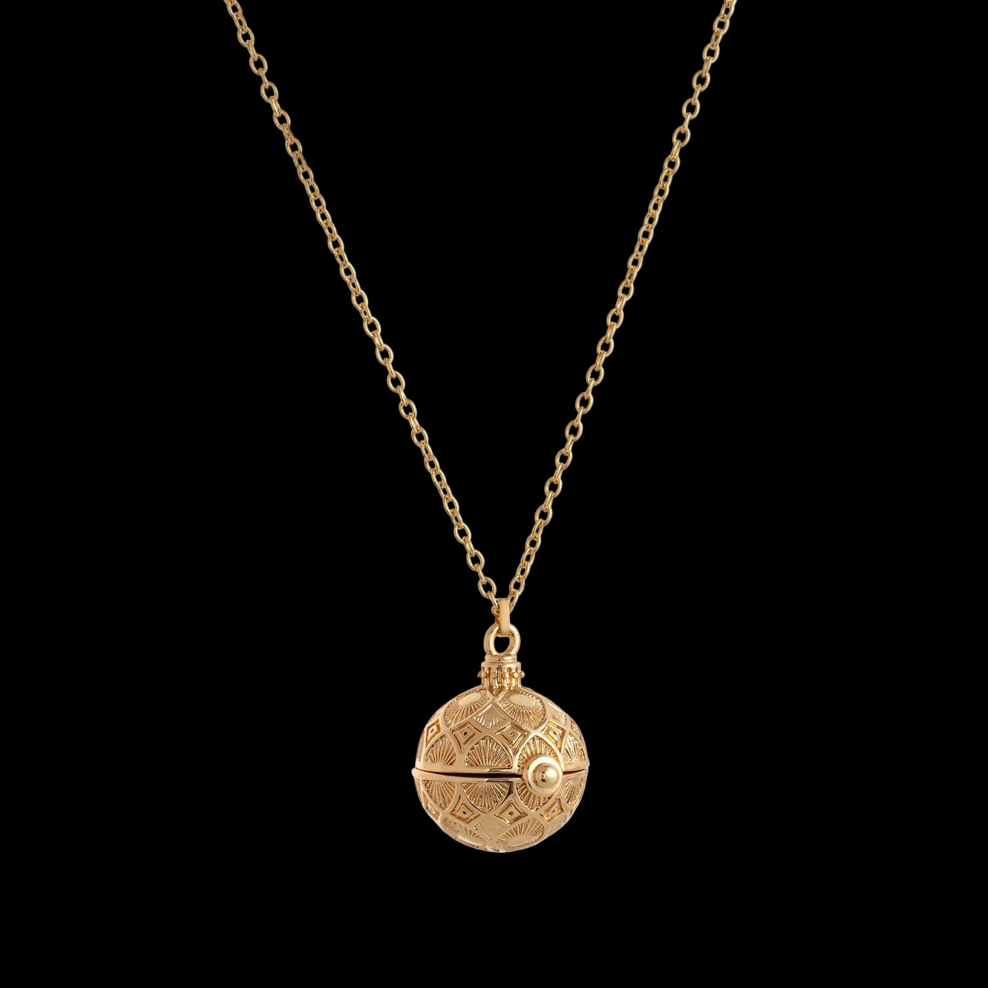 AMBRIA Pendant Necklace