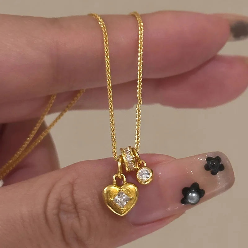 Exquisite heart-shaped necklace