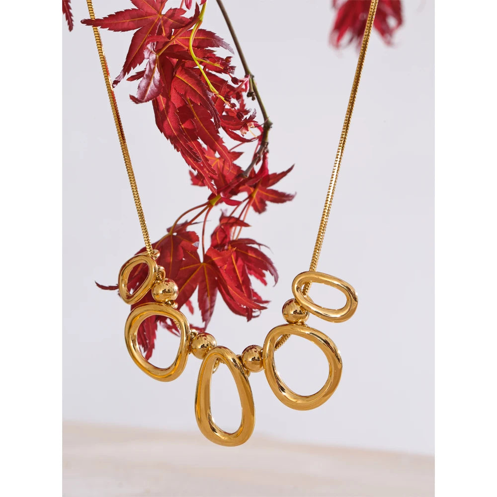 Hollow Oval Pendant Necklace 18K