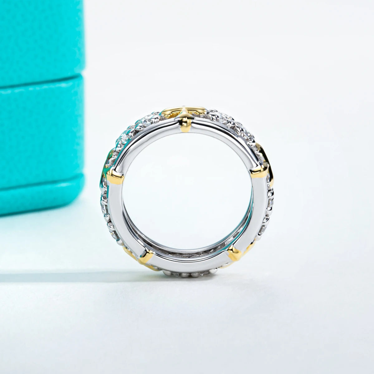 OVINIA 18K MOISSANITE RING