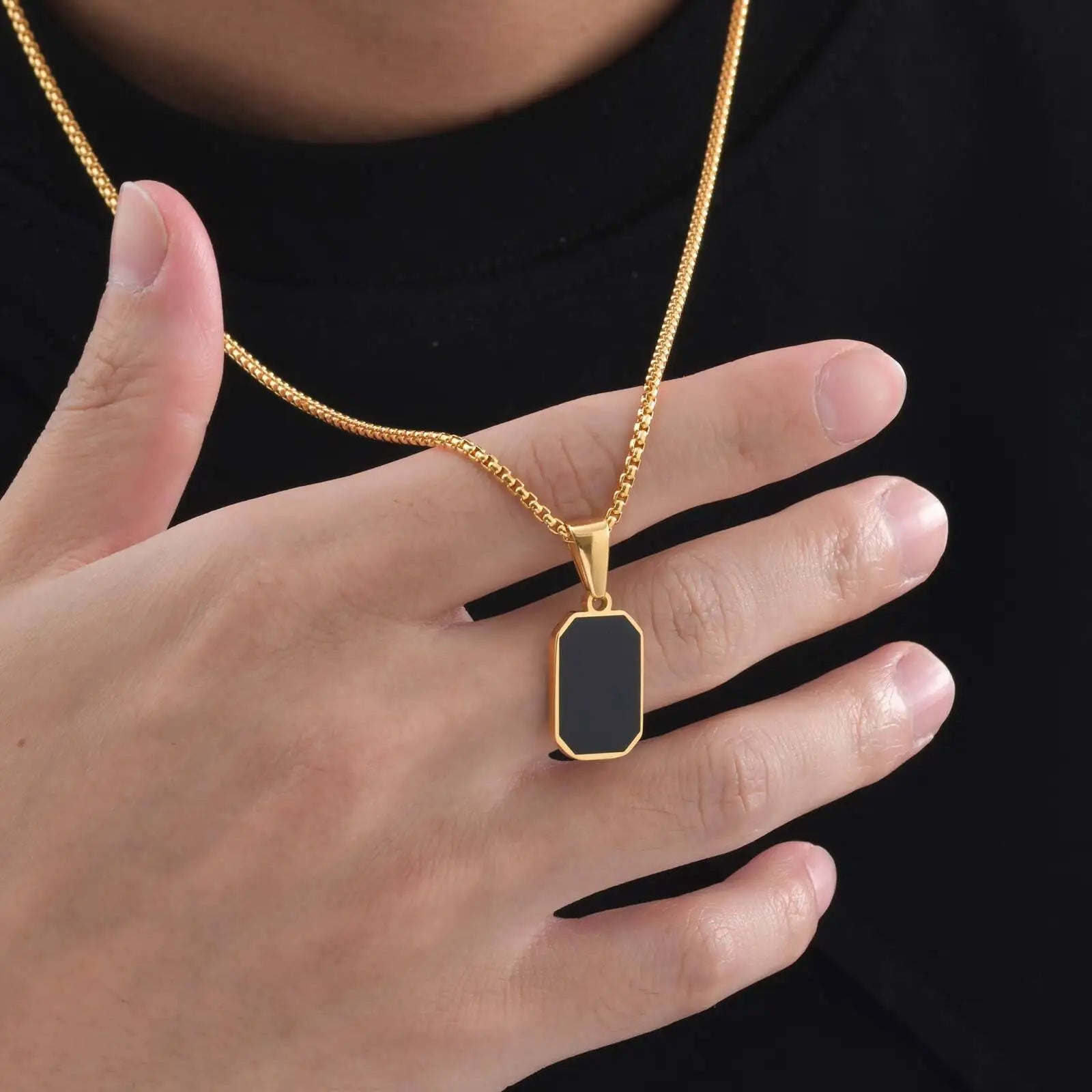 Aventis 18K Geometric Necklace