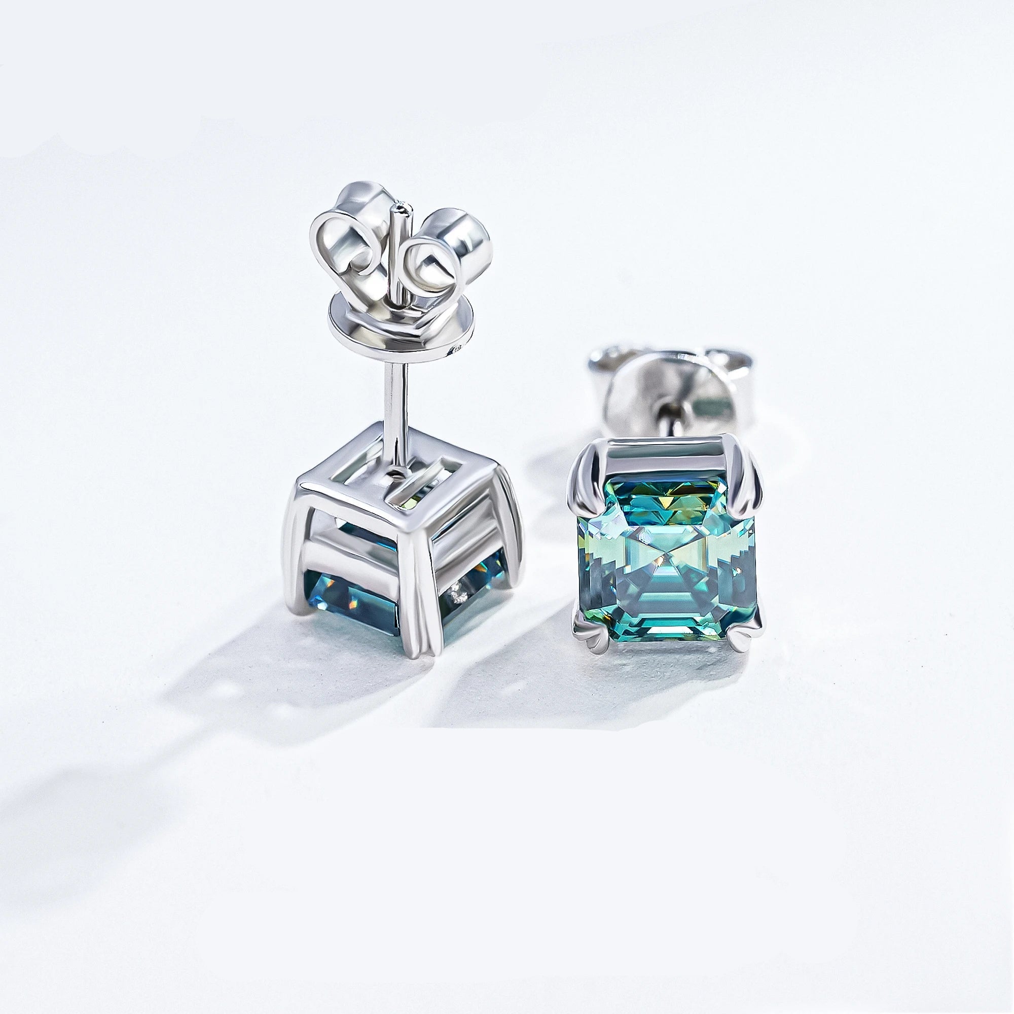 Asscher Cut Cyan Moissanite 18K